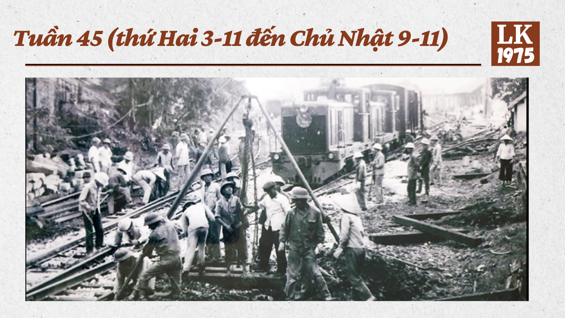 Công nhân Công ty Công trình 2 và Công ty Đường 6 đang hoàn thành đoạn đường vào ga. Ảnh chụp tháng 11-1975. Nguồn: Báo Nhân dân.